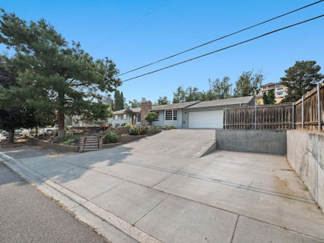 House for sale in West Richland, Washington