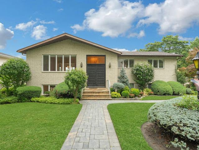 House for sale in Englewood Cliffs, New Jersey
