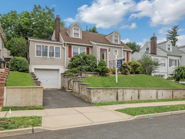 House for sale in Wood Ridge, New Jersey