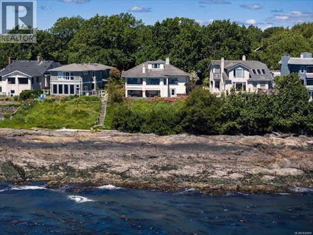House for sale in Victoria, British Columbia