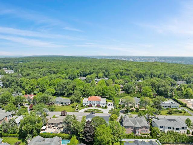 House for sale in Englewood Cliffs