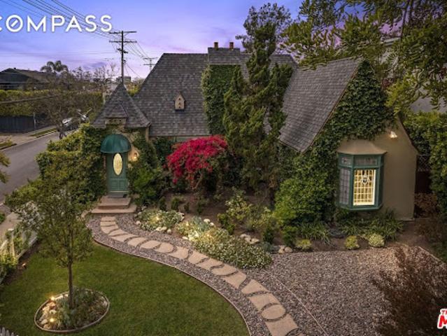 House for sale in Canoga Park, California