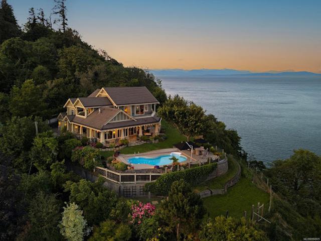 House for sale in Comox
