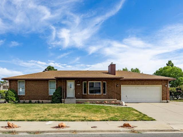 House for sale in Clearfield, Utah
