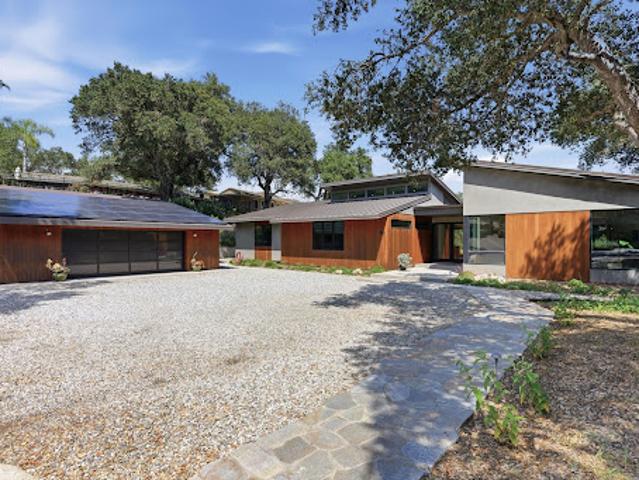 House for rent in La Canada Flintridge, California