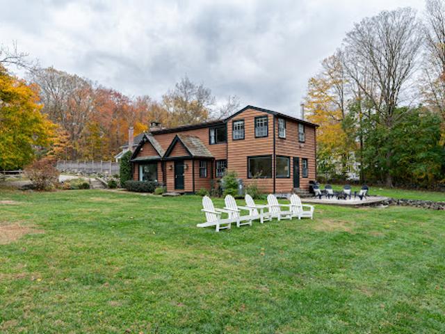 House for sale in Cos Cob, Connecticut