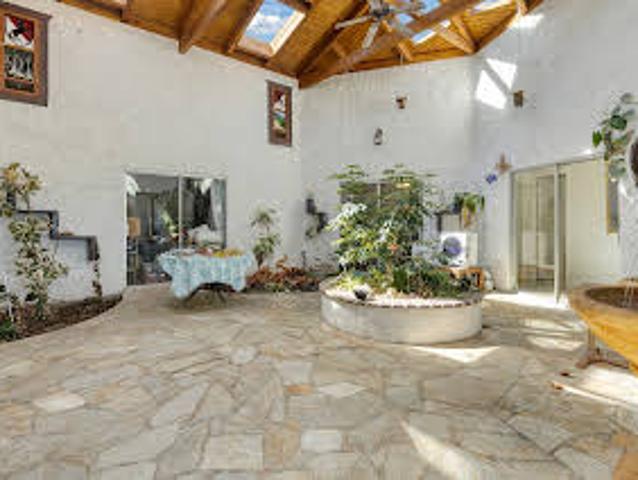 House for sale in Redlands