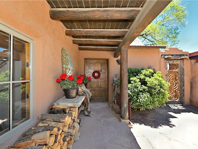 House for sale in Santa Fe, New Mexico
