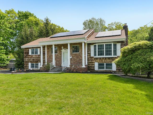 House for sale in Smithtown, New York