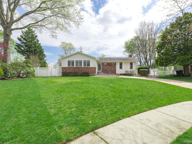 House for sale in Huntington, New York