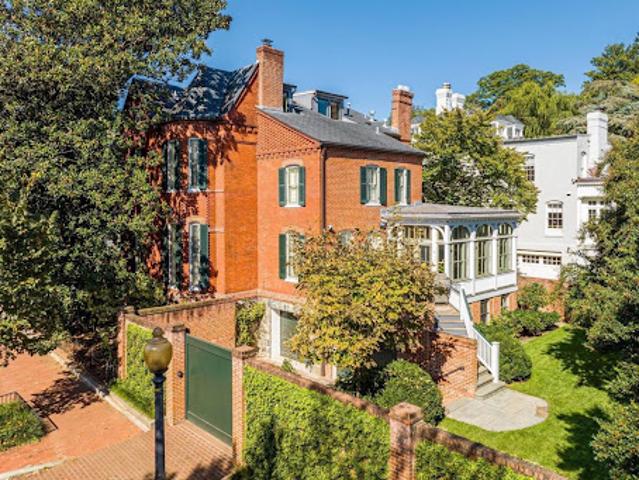 House for sale in Washington