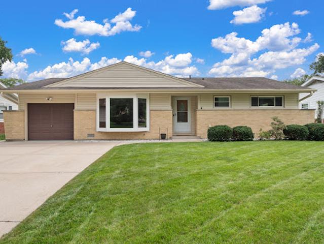 House for sale in Elk Grove Village, Illinois