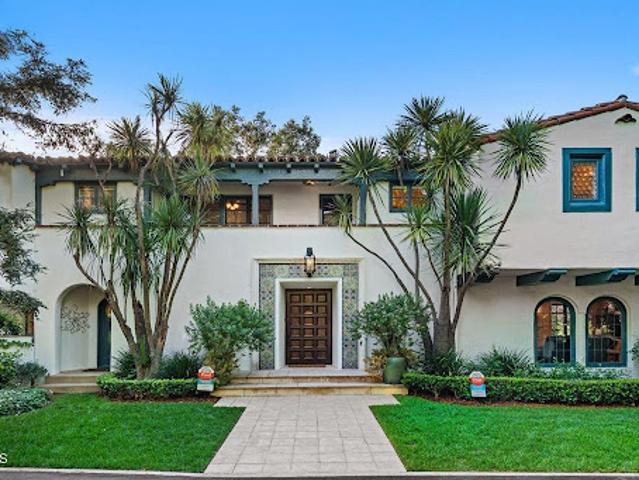 House for sale in La Canada Flintridge, California