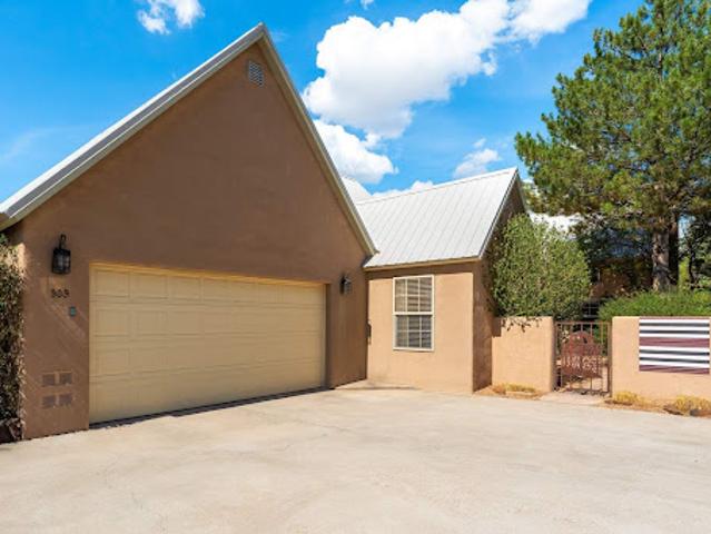 House for sale in Santa Fe, New Mexico