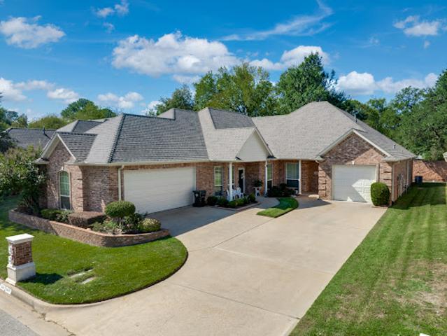 House for sale in Tyler, Smith County