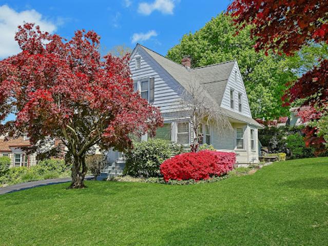 House for sale in Valhalla, New York