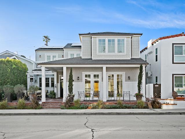 House for sale in Long Beach