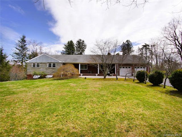 House for sale in Thornwood, New York