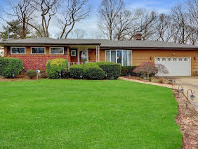 House for sale in Syosset House for sale in Syosset