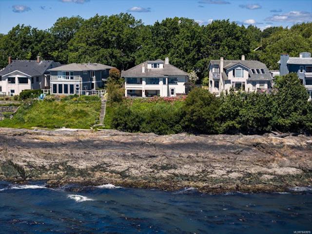House for sale in Victoria, British Columbia