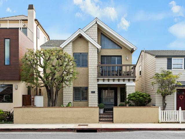 House for sale in Long Beach, California
