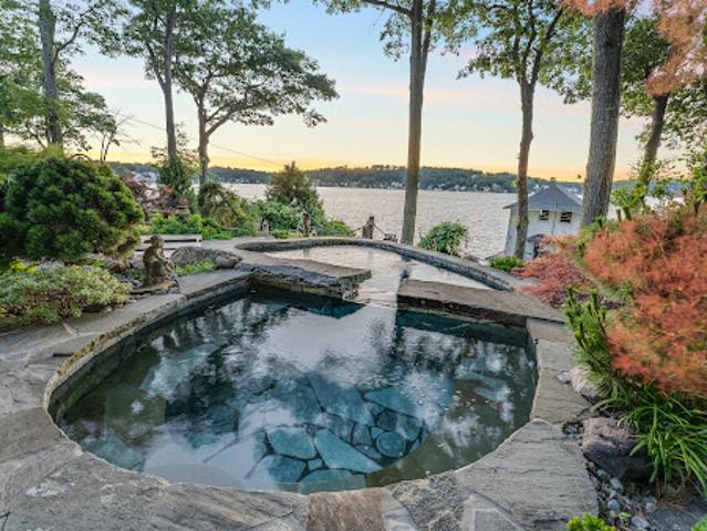 House for sale in Landing, New Jersey