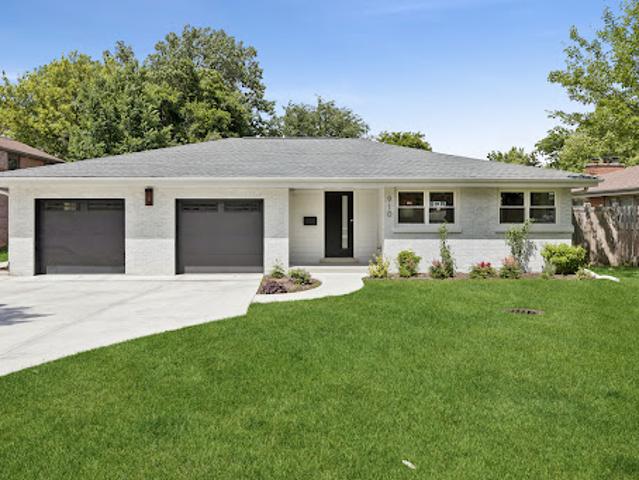House for sale in Glenview, Illinois