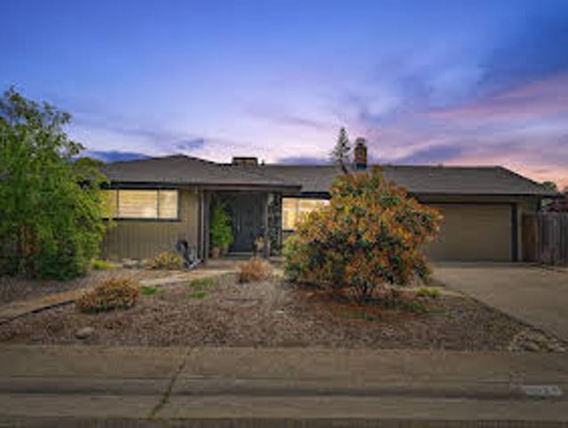 House for sale in Fair Oaks