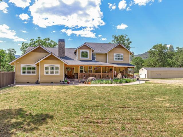 House for sale in Eagle Point