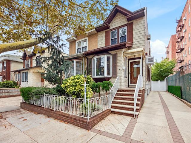 House for sale in New York, Arverne