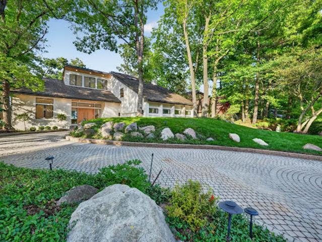 House for sale in West Bloomfield, Michigan