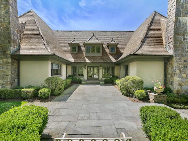 House for sale in Greenwich