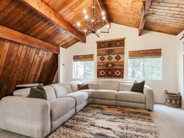 House for sale in Lake Arrowhead, San Bernardino County