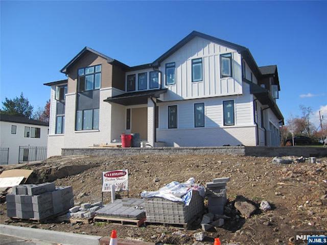 House for sale in Englewood Cliffs, New Jersey
