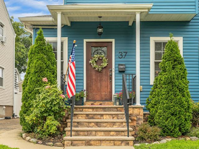 House for sale in Bloomfield, New Jersey