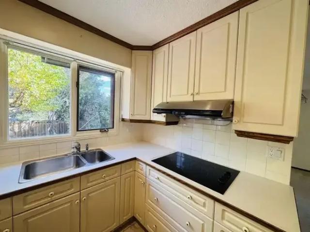 House for rent in Pump Hill, Calgary