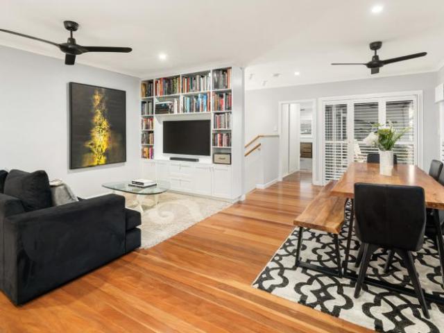 House for sale in Holland Park West, Greater Brisbane