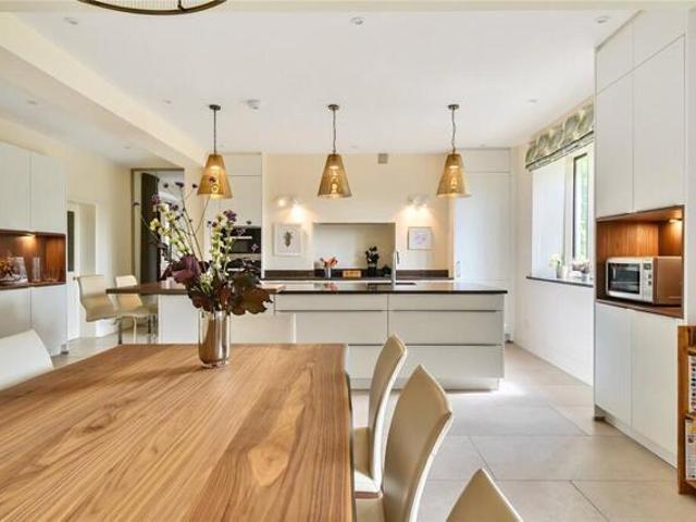 House for sale in Shute, Budlake