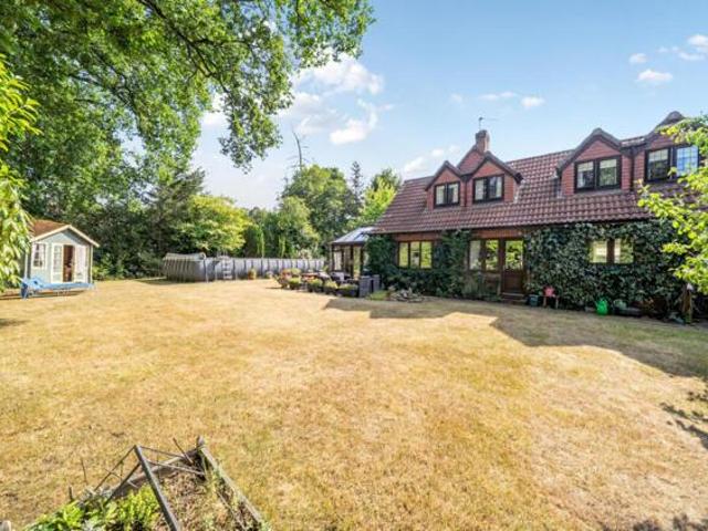 House for sale in Fole, Surrey