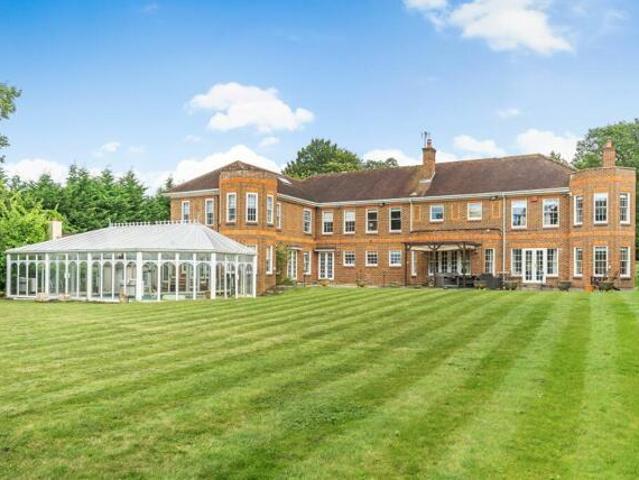 House for sale in Pachesham Park, Surrey