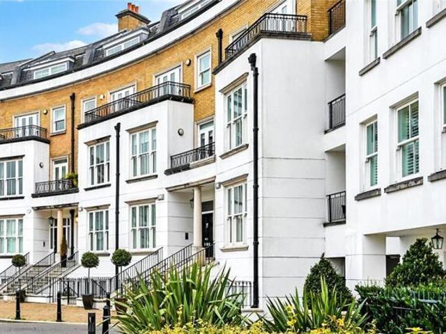 House for sale in Greater London