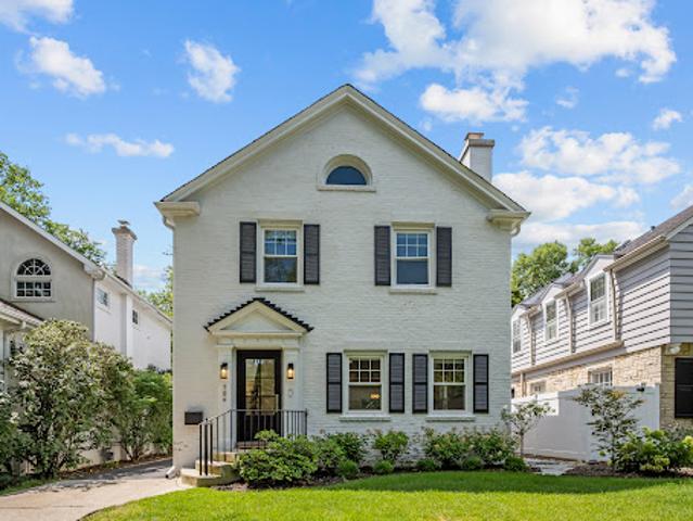 House for sale in Kenilworth, Illinois