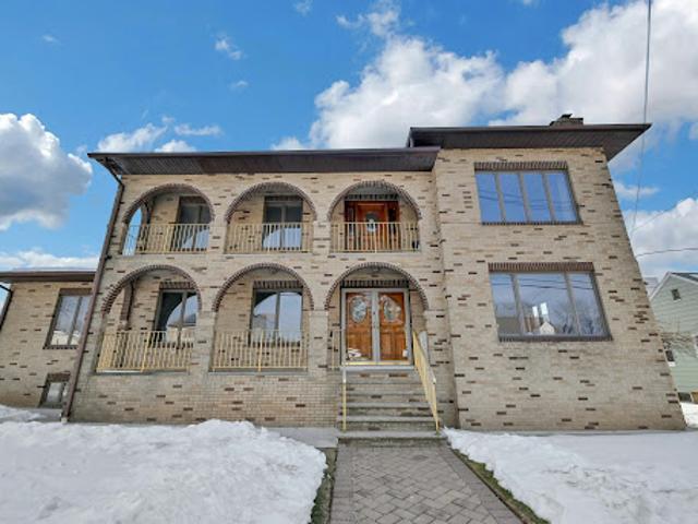 House for sale in Elmwood Park, New Jersey