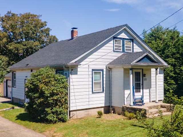 House for sale in Middletown, Rhode Island
