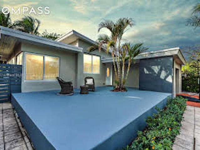 House for sale in Surfside