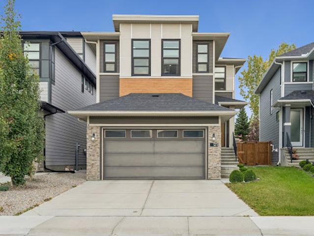 House for sale in Calgary, Northwest