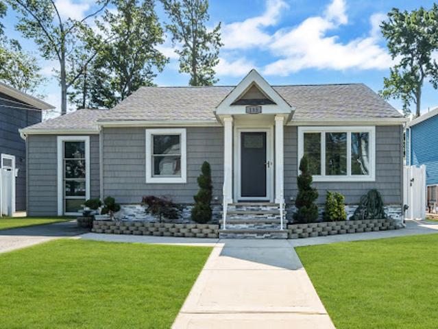 House for sale in Avenel, New Jersey