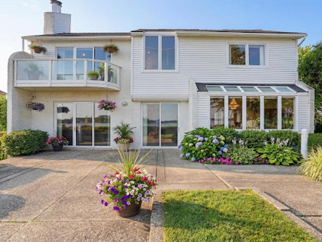 House for sale in West Bloomfield, Michigan