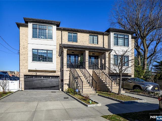 House for sale in Fort Lee, New Jersey
