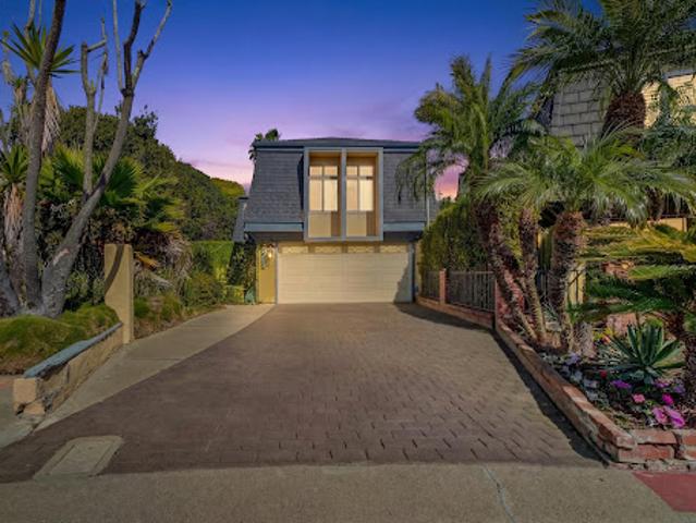 House for sale in Huntington Beach, California